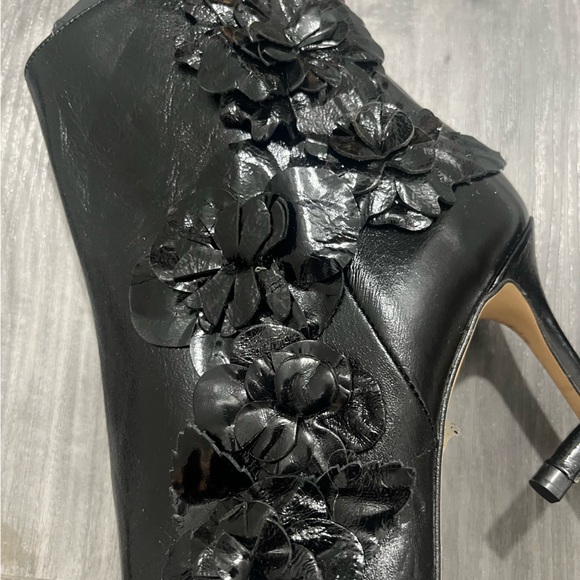 Zara Black Heeled Boots with Floral Detail - Picture 4 of 5